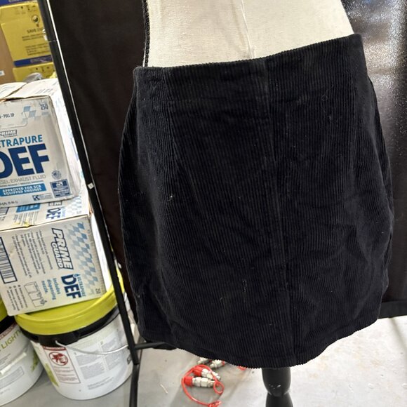 Antoshka Large Black Button Front Skirt - Picture 2 of 3